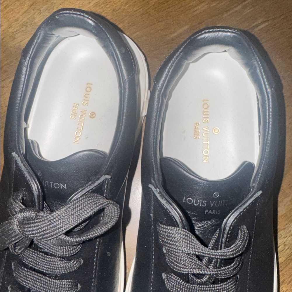 Louis Vuitton leather sneakers - Picture 2 of 10